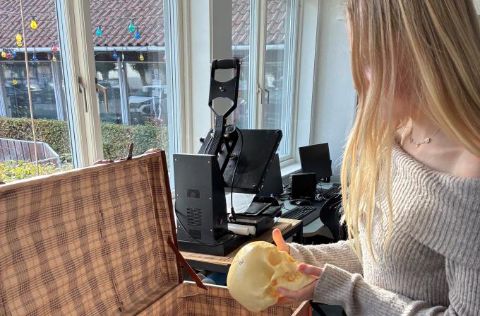 Elva viser elementer fra et escaperoom frem