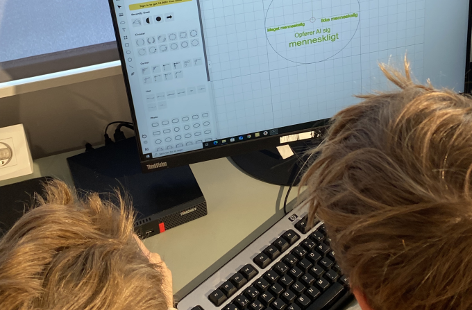 Elever arbejder kritisk med AI