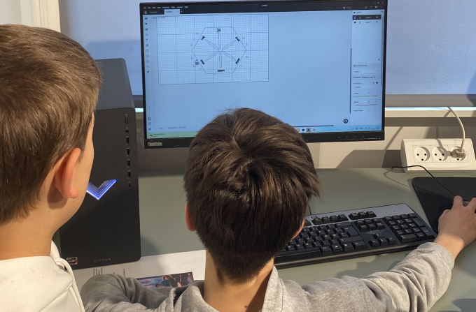 Elever arbejder kritisk med AI