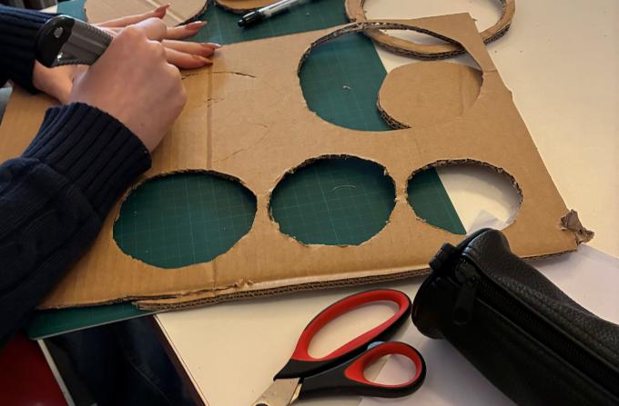 8. klasses eleverne fra Ravnholm Skole designer deres egne lamper